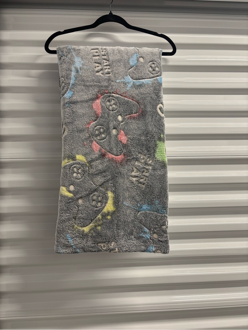 Plush Gray Multicolor Gamer Throw Blanket